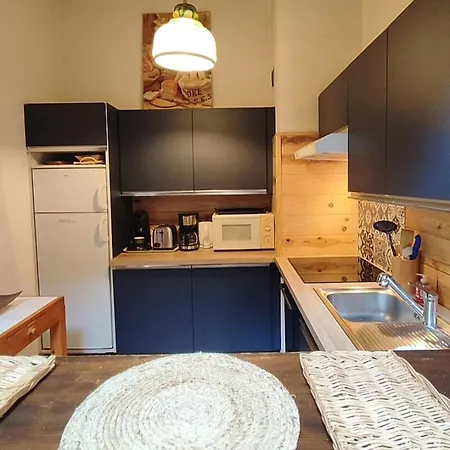 Apartment Charming T3 With Terrace In *